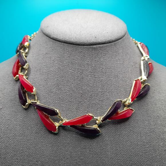Vintage Red Purple Lucite Choker Necklace, Gold Tone, Mid-Century Modern - Picture 5 of 10